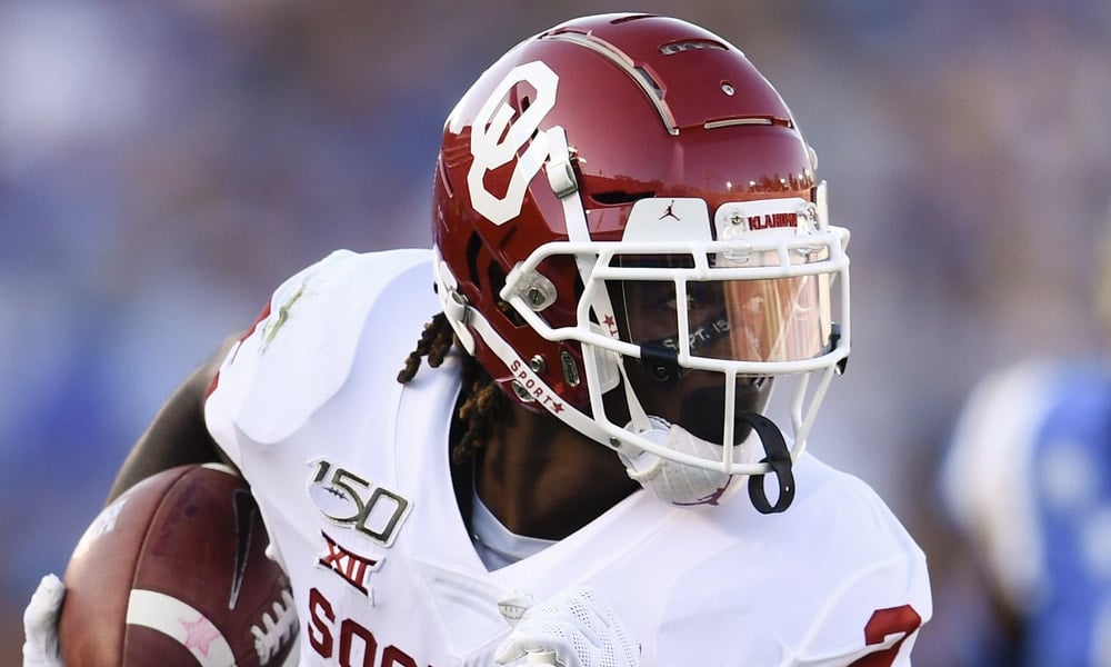 Helmet Stalker on X: Oklahoma WR CeeDee Lamb has declared for the 2020 NFL  Draft. Lamb currently uses a Schutt F7 with an F7-EGOP-NB-VC facemask and a  SportStar X-1 chinstrap. Lamb previously