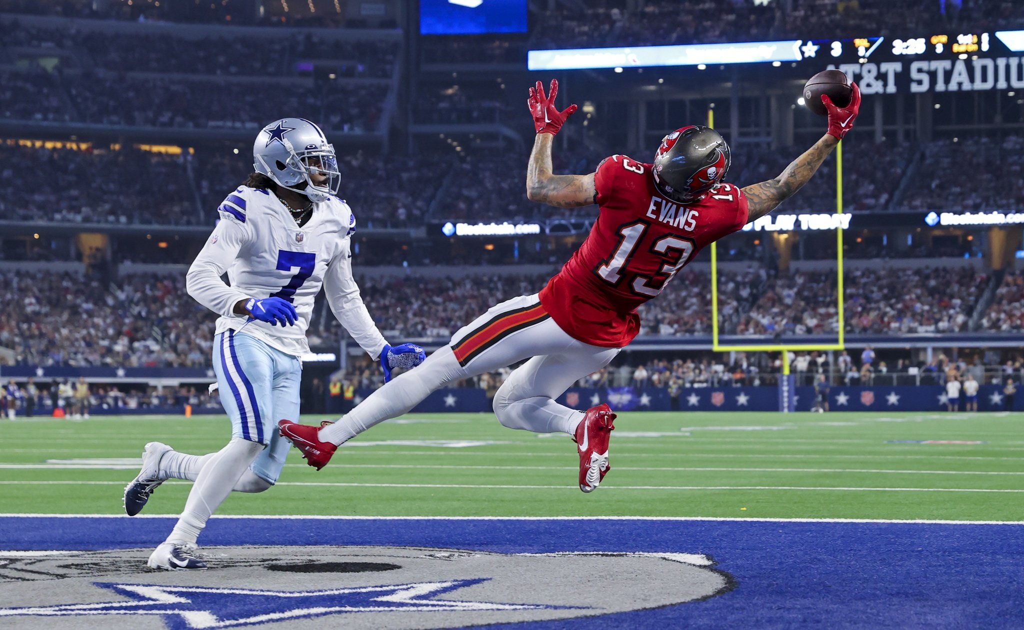 Should I Draft Mike Evans? Buccaneers WR's Fantasy Outlook in 2023