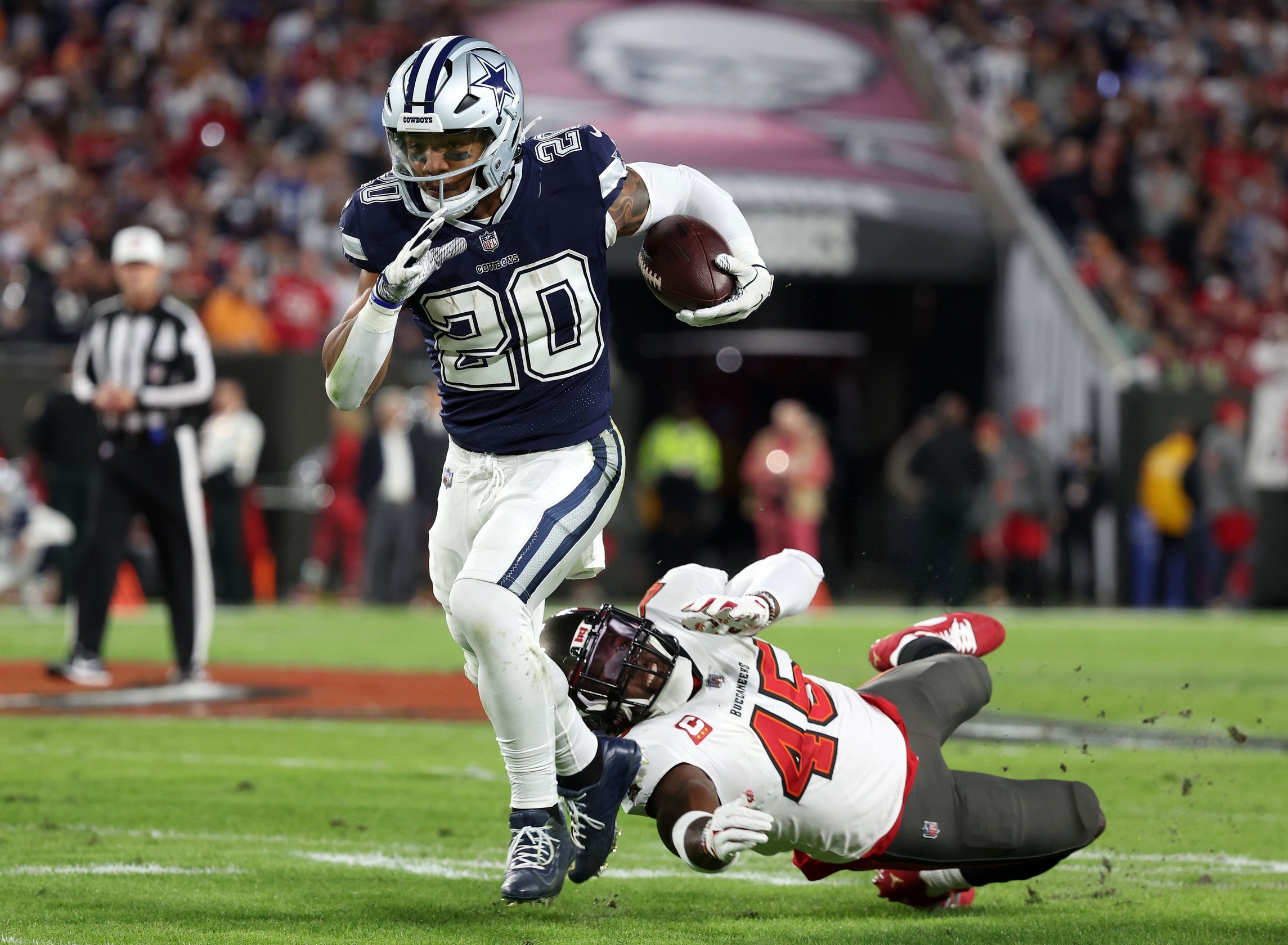 2022 NFL DFS Week 7 FanDuel Risers & Fallers: Ezekiel Elliott Bounces Back  Against Eagles